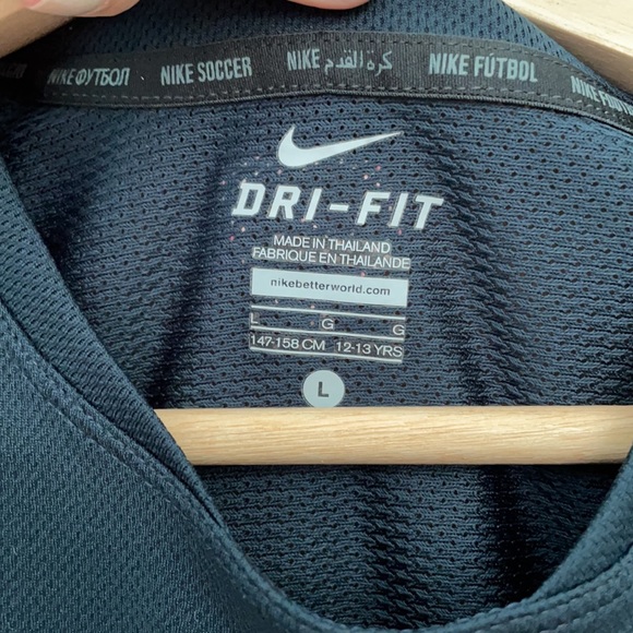 Nike Dri fit FC Barcelona Jersey - Picture 3 of 6